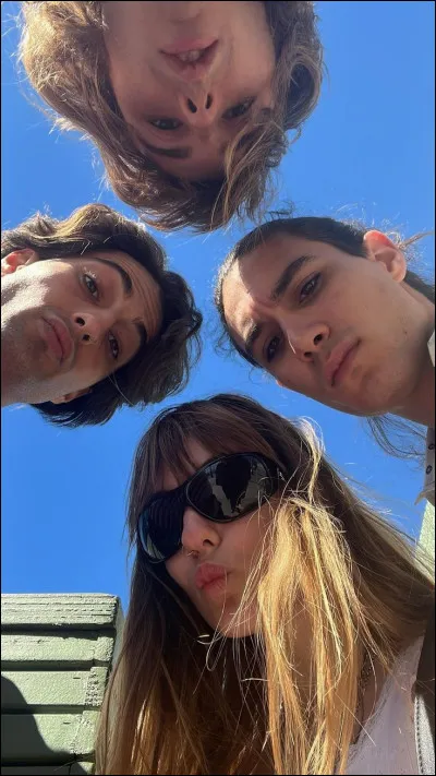 Question relativement facile pour les vrais fans  : combien de chansons l'album "Chosen" comporte-t-il ?