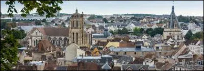 Quelle est cette ville, la deuxième plus peuplée du département avec 30 000 habitants ?