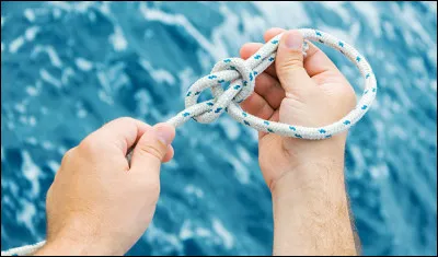 Km 132,9 : Bonnenuit. Sur le versant nord du col du Galibier, la rampe de Bonnenuit, entre Valloire et Plan Lachat présentait une déclivité de 14%. Qu'a-t-on créé pour atténuer la difficulté du tronçon ?