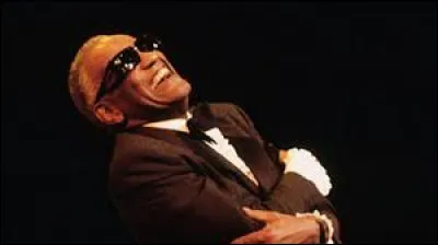 À quel âge le chanteur Ray Charles a-t-il perdu la vue ?