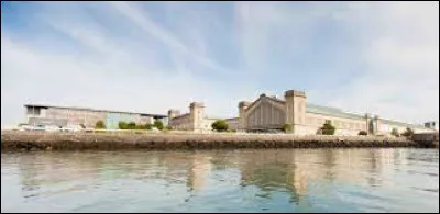 Située dans une ancienne Gare Maritime Transatlantique, où se trouve La Cité de la Mer ?