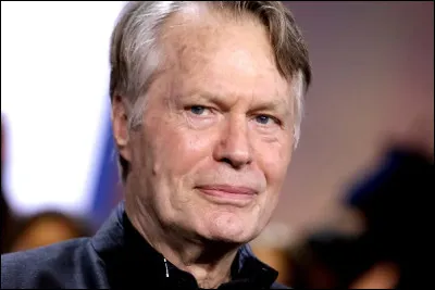 Qui est cet écrivain, auteur du roman ''Les Géants'' ?