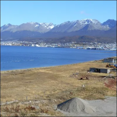 Dans quel pays se trouve la ville d'Ushuaia ?