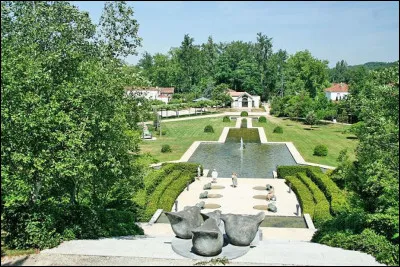 Le département des Landes compte plusieurs stations thermales : laquelle en fait partie ?