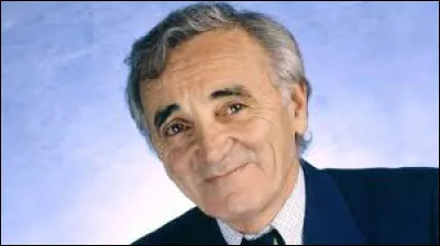 Charles Aznavour, célèbre et décrit comme "la divinité de la pop française" est-il encore en vie ?