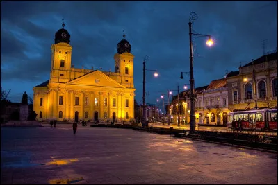 Debrecen, est la deuxième plus grande ville du pays. Elle est connue pour être un centre important de quelle religion ?