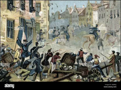 Km 153,3 : Serrières-de-Briord. M. Boucharlat, directeur de l'usine de tulles de soie de Serrières, entreprend la construction d'un château en 1908, le château du Charmieux. Sa construction est interrompue, pourquoi ou par quoi ?