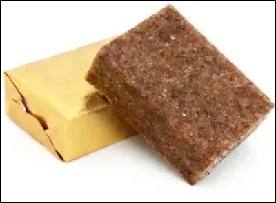 Qui a commercialisé ''le bouillon cube'' dans sa forme de cube en 1908 ?