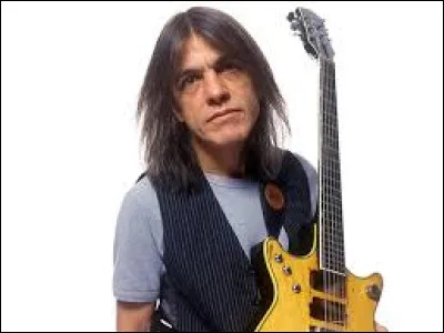 En quelle année a disparu Malcom Young, l'un des membres fondateurs du groupe ?