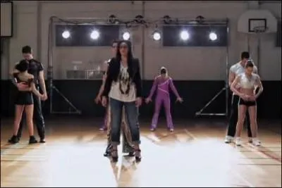 Quel est le titre de ce clip chant par Camlia Jordana ?