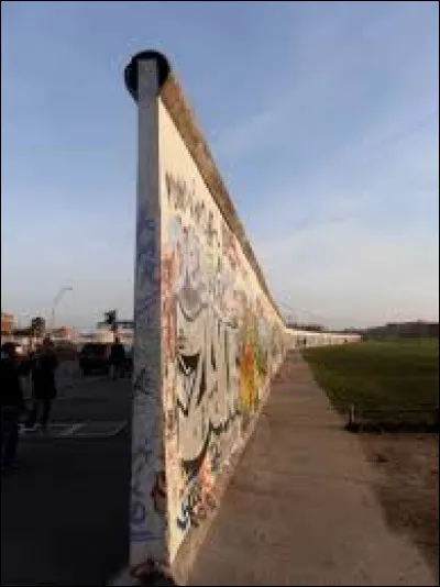 Mur : En quelle année celui de Berlin a-t-il été détruit ?