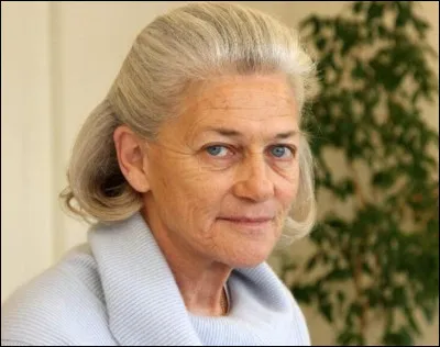 Qui est cette femme, auteure du livre intitulé : ''Émilie, Émilie : L'ambition féminine au XVIIIè siècle'' ?