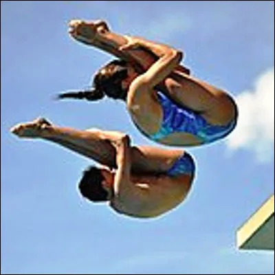 Quel terme désigne un plongeon raté, généralement douloureux ?