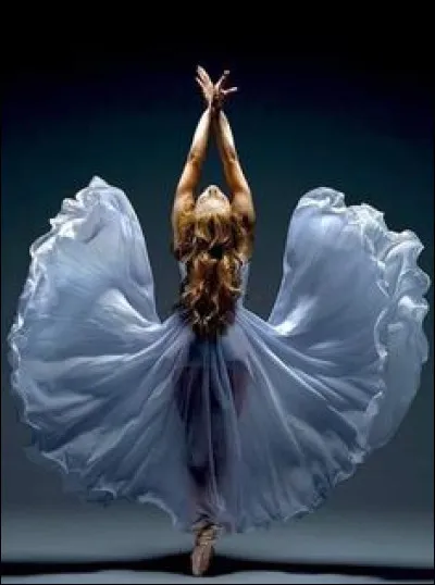 Quel groupe français chante "Marcia Baïla" en hommage à la danseuse argentine Marcia Moretto ?