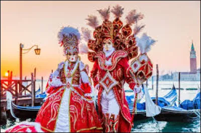 Quel est le nom du personnage incontournable du carnaval à Venise ?