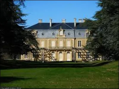 Je vous emmène maintenant au château de Lasserrade. Village de l'arrondissement de Mirande, traversé par la Midouze et l'Arros, il se situe dans le département ...