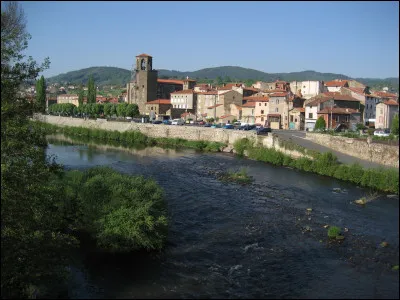Quelle est cette petite ville de 3 400 habitants arrosée par l'Allier ?