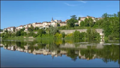 Quelle est cette ville de 6 000 habitants, située dans la vallée de la Loire et appartenant à l'aire urbaine de Saint-Etienne ?