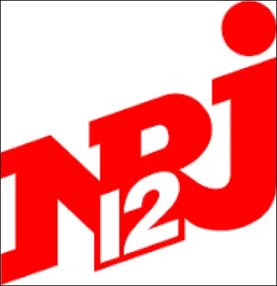 Qui est la voix-off de la chaîne "NRJ 12" ?