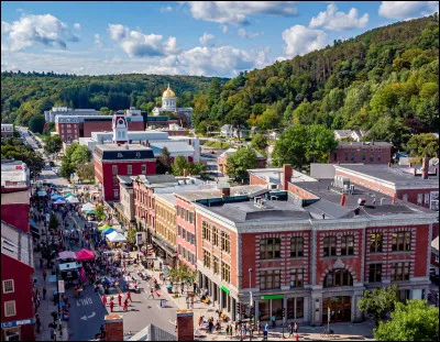 Quelle est cette ville de 8 000 habitants, située au bord de la rivière Winooski, dans une vallée des "Montagnes Vertes", petite capitale de l'Etat du Vermont ?