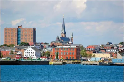 Cette ville portuaire est, avec ses 68 000 habitants, la plus peuplée de l'État du Maine :