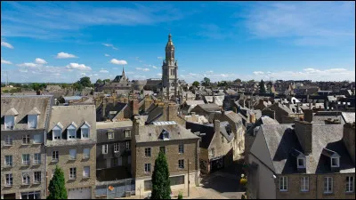 Quelle est cette sous-préfecture de 12 000 habitants, ville la plus importante du sud du département ?