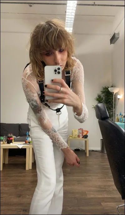 C'est un musicien, tu l'as devin&eacute;. Mais de quel instrument joue-t-il ?