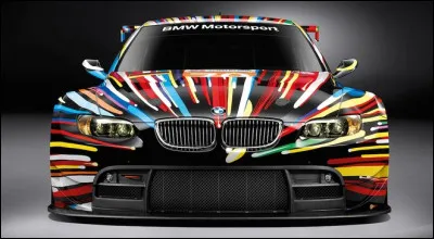 Quel célèbre artiste a réalisé, en 2010, cette présentation de la BMW Art car ?