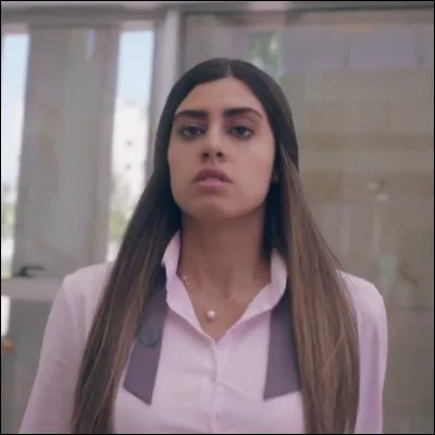 Pourquoi Layan sèche-t-elle les cours ?