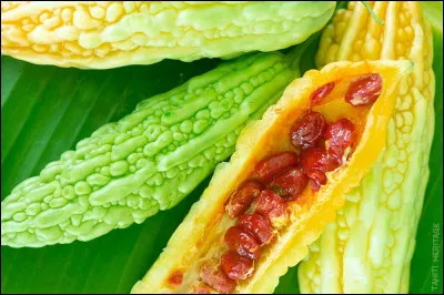 Quel est ce fruit parfois appelé "pomme de merveille" ?