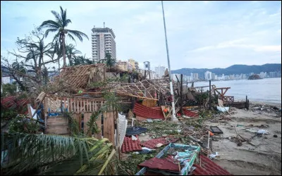 Quel ouragan de catégorie 5 a touché la ville d'Acapulco le 25 octobre 2023 ?