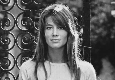 Complétez les paroles : "Pourtant j'étais très belle / Oui j'étais la plus belle / Des fleurs de ...".