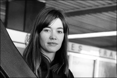 Complétez les paroles : "Tu m'admirais ... / Et je serai poussière / Pour toujours, demain".