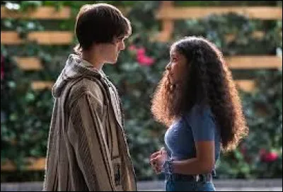 Qui semble aimer Julie et qui l'aime ?