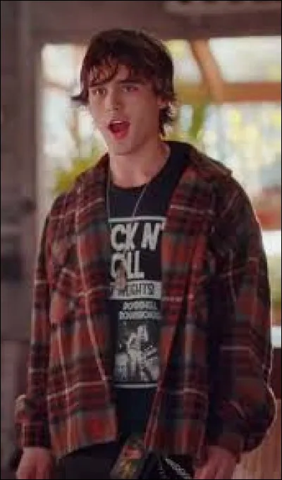 En parlant de fantômes que dit Reggie en parlant de Julie et de Luke ?