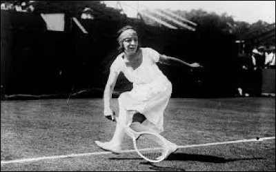 Combien de fois, Suzanne Lenglen a-t-elle remporté les internationaux de France (Roland Garros) ?