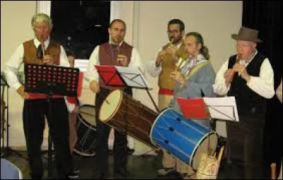 Le galoubet sonne depuis le Moyen Âge en Provence. De quoi s'agit-il ?