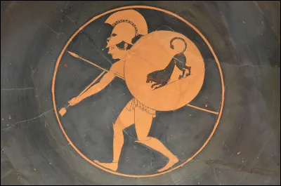 De retour sur l'Olympe, Zeus se moqua d'Héra et d'Athéna pour avoir tenté de défier ses ordres. Quelle prophétie fit-il ensuite ?