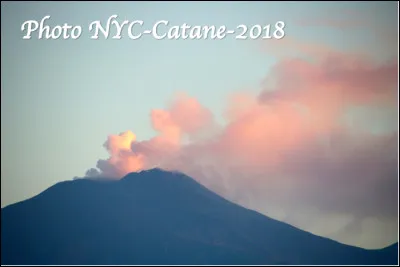 Quel est ce volcan en E situé en Sicile, le plus haut d'Europe et l'un des plus actifs du monde ?