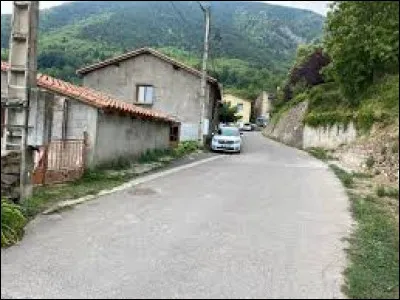 Pour finir, je vous emmène à Thorrent. Village Catalan, il se situe dans l'ex région ...