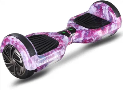 Quel est cet engin en O, un type de skateboard électrique rechargeable avec 2 roues ?