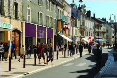 Combien le département de la Haute-Saône compte-t-il d'habitants ?