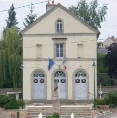 Village Côte-d'Orien, Saint-Euphrôme se situe en région ...