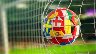 Combien de pays participent à l'Euro (phase finale) ?