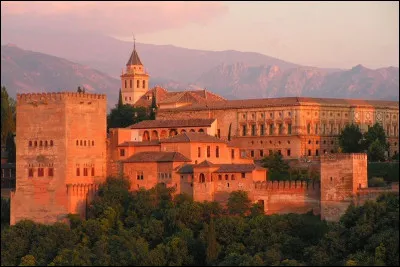 Dans quel pays devez-vous aller pour visiter L'Alhambra ?