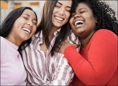 Km 83,5 : Fontette. Nicole de Savigny, née en 1535, devient veuve à 17 ans avec deux enfants dont un mort-né, elle se rend à la Cour et devient en 1556 la maîtresse du roi, sa présence auprès du roi se termine quand la favorite reprend ses droits, elle se retire à Fontette. De quel roi a-t-elle été la maîtresse ?