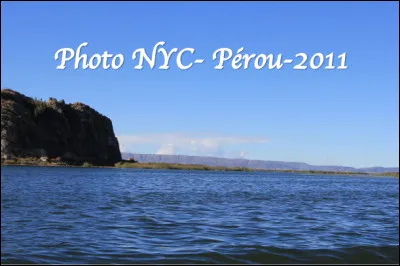 Quel est ce lac à cheval sur le Pérou et la Bolivie, le plus haut lac navigable du monde (3 812 m) ?