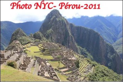 Quelle est cette ancienne cité du Pérou, perchée sur un promontoire rocheux, oeuvre maîtresse de l'architecture inca ?