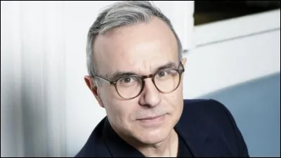 Qui est cet écrivain, auteur du roman ''Les Jours fragiles'' ?