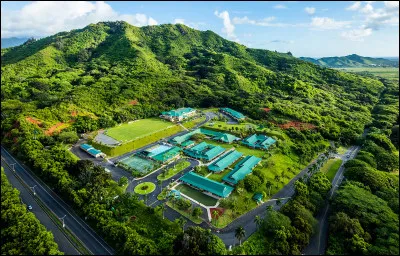 L"..........." qui gravit une colline mais descendit une montagne, Meurtre dans un jardin ".........."